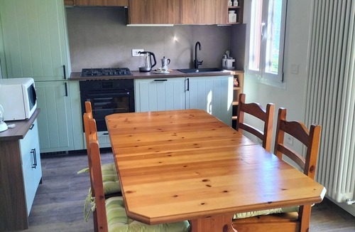 Cheis Apartment | Renovated flat in 2025 with lake view, garden and parking