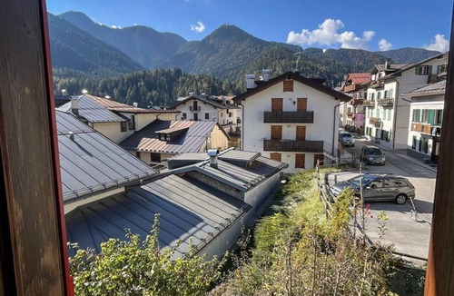 Auronzo di Cadore Apartment | Renovated Mountain View Apartment - Auronzo di Cadore