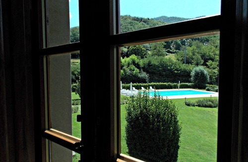 Dicomano Apartment | Residence in Carbonile with 2 bedrooms sleeps 4