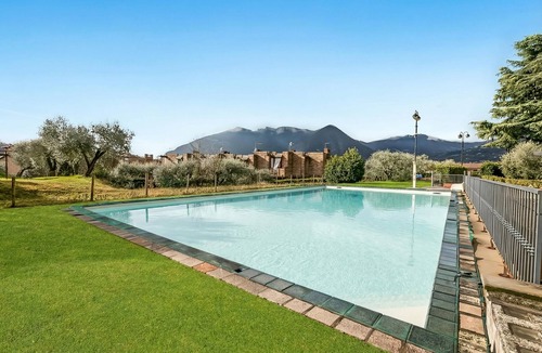 Sensole Apartment | Residence La Perla - Apt 39, Monte Isola, Italy