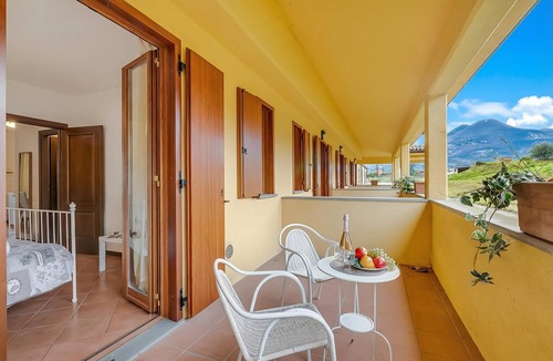 Sensole Apartment | Residence La Perla - Apt 32, Monte Isola, Italy