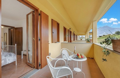 Sensole Apartment | Residence La Perla - Apt 33, Monte Isola, Italy