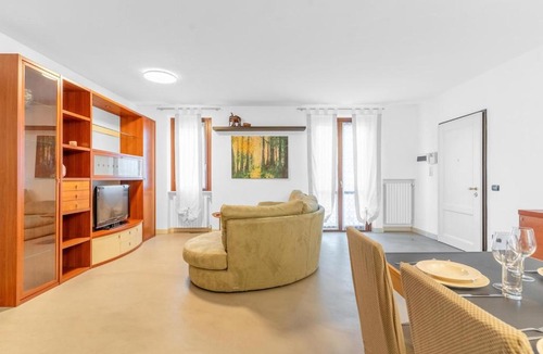 Iseo Apartment | Residenza degli Ulivi, Green House with Pool at Sassabanek