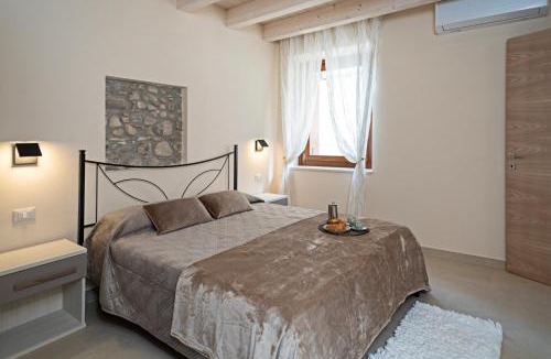Pacengo Apartment | RESIDENZA G&J - Regarda Travel