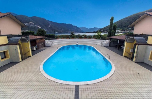 Paratico Apartment | Respiro di Lago - Pool Friend