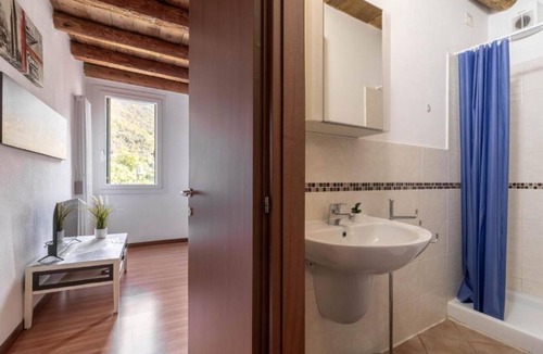 Campolongo Sul Brenta Bed & Breakfast | River view room with private bathroom, Valbrenta