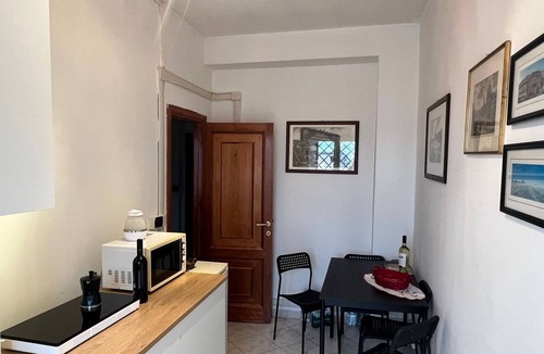 Quartiere XXIV Don Bosco Apartment | 'Romaamor Casavacanze' Apartment with Private Terrace, Wi-Fi and Air Conditioning