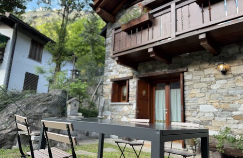 Guglielmo Ski Chalet | Romantic chalet with panoramic views—8 minutes from Chiavenna—traditional dinner available upon request