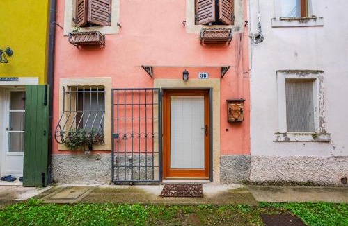 Nord-Ovest House | Romeos Cottage Public free parking bike rental