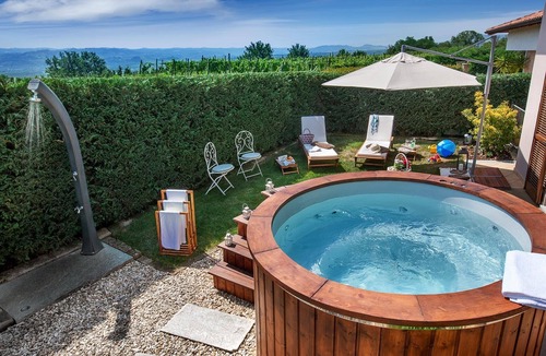 Monticello d'Alba House | Roncaglia Suite, Holiday Home with Private Spa