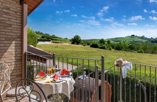 Monticello d'Alba House | Roncaglia Suite, Holiday Home with Private Spa
