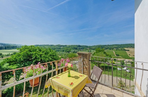 Castelletto Merli Apartment | Room 'Agriturismo Cascina Favorita - D4' with Shared Garden, Balcony and Wi-Fi