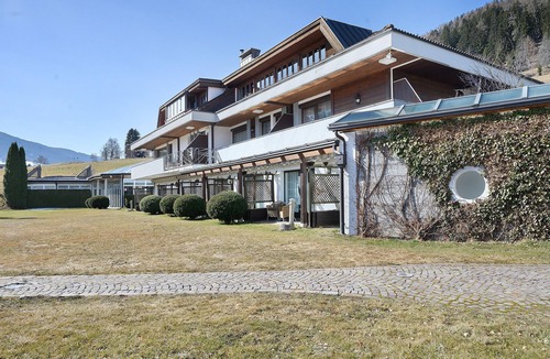 Vipiteno Apartment | Room 'Bb Pattis 2P' with Mountain View, Balcony and Wi-Fi