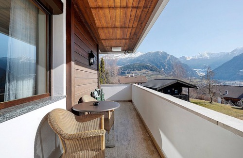 Vipiteno Apartment | Room 'Bb Pattis 3P' with Mountain View, Balcony and Wi-Fi