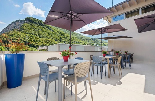 Mori Apartment | Room 'Camera Matrimoniale 202' with Mountain View, Wi-Fi and Air Conditioning