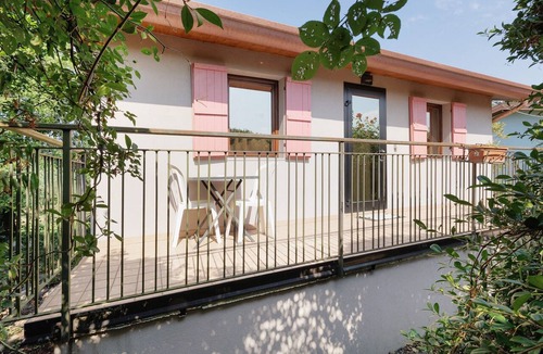 Sommacampagna Apartment | Room 'Casetta 4' with Private Terrace, Wi-Fi and Air Conditioning