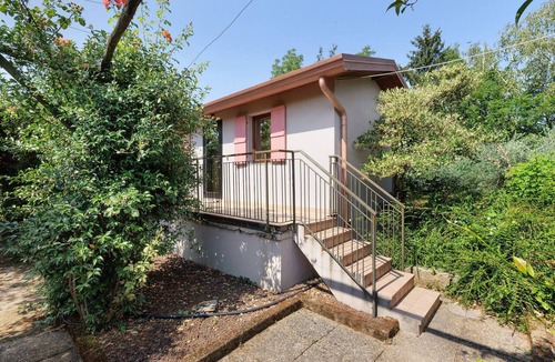 Sommacampagna Apartment | Room 'Casetta 4' with Private Terrace, Wi-Fi and Air Conditioning