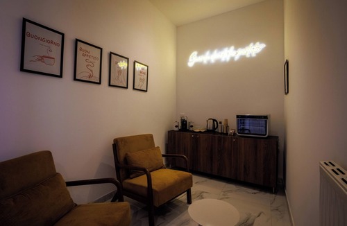 Frascati Apartment | Room Centro Storico Frascati | Private Bathroom | Terrace on Rome