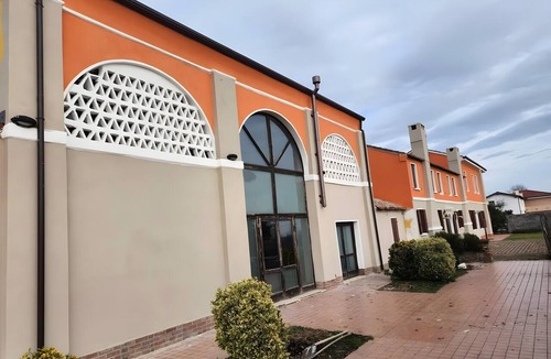 Taglio di Po Apartment | Room 'Gabbiano' with Wi-Fi and Air Conditioning