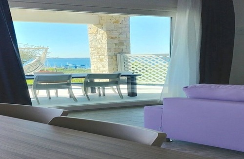 Moniga del Garda Apartment | Rosa Dei Venti: 3 bedroom Deluxe, lake view, 2 pools, central location, 8 people