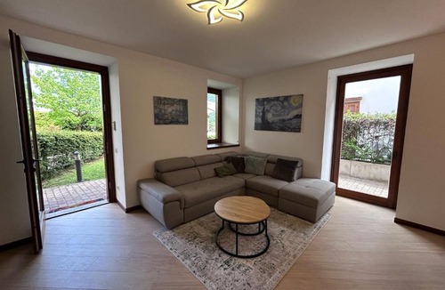 Valmadrera Apartment | Rosa dei Venti - Como Lake House