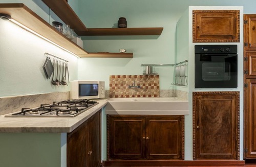 San Lorenzo Apartment | San Lorenzo Cozy and Comfortable Flat