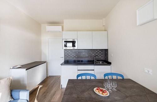 Solarolo Apartment | San Sivino 100 with garden and lakefront pool