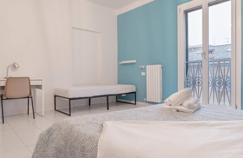 Saragozza-Porto Hostel | Saragozza Apartment 6: Bright and central flat