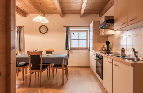 Kastelruth Apartment | "Sattelkammer" Holiday Apartment with Mountain View, Wi-Fi & Garden