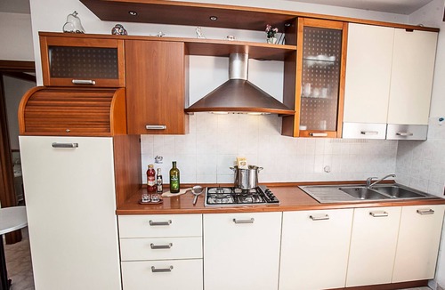 Rosapineta Apartment | Seaside serenity flat with outdoor pool