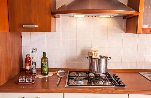 Rosapineta Apartment | Seaside serenity flat with outdoor pool