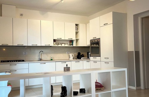 Vignola Apartment | SEEVILLA DEL PIERANGELO - APARTMENT PLATANUS BY THE LAKE