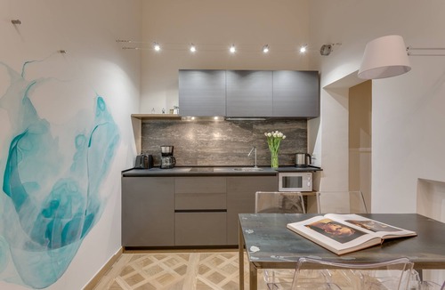 Vatican Apartment | Selected & Private apARTment. Double check cleaning mode. Smart customer service