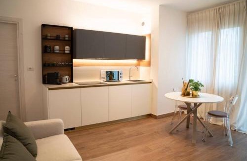Borgo Roma Apartment | [Self Check-in] 10 min to Fiera