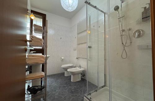 Castel San Pietro Terme Apartment | Smart Business&Travel Flat - Free Private Parking