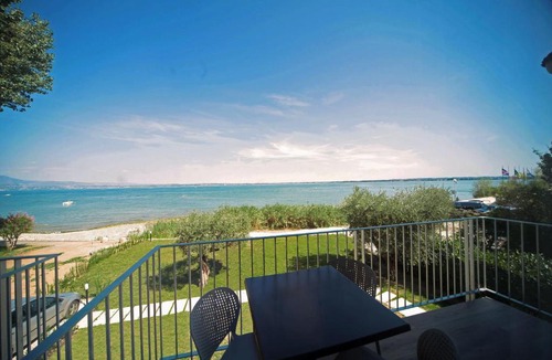 Sirmione Apartment | Smeraldo dip Villa Canneto