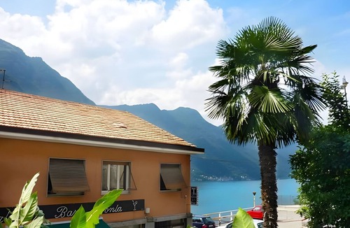 Pognana Lario Apartment | Sonia Musica Aperol Holiday Apartment with Lake View