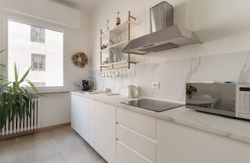 Guastalla Apartment | Spacious 100m2 apartment, ideal for up to 6 guests, located on the second floor with lift.Located in the Guastalla district, it is about a 15-minute walk from the M3 Crocetta, M4 Sforza-Policlinico and M1/M4 San Babila metro stops, with numerous surface