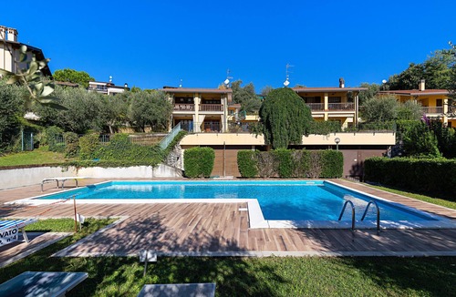 Soiano del Lago Apartment | Spacious lake-view apartment with pool