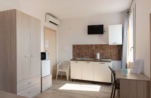 Peraga House | Spacious room with private bathroom is part of the San Vincenzo Rooms Guest House and is perfect for 2 guests. The accommodation is located in the renovated building in Vigonza, which is 10 minutes by car from the center of Padua and on the direct route