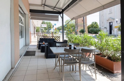 Peraga House | Spacious room with private bathroom is part of the San Vincenzo Rooms Guest House and is perfect for 2 guests. The accommodation is located in the renovated building in Vigonza, which is 10 minutes by car from the center of Padua and on the direct route