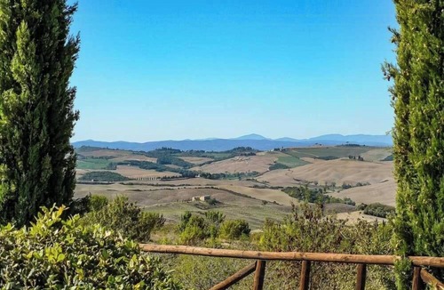 Asciano Apartment | Stone house apartment with pool in Tuscan hills