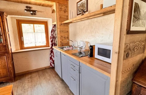 Cogne House | Studio Apartment 'Appartamento 401 Con Sauna Privata' with Balcony and Wi-Fi