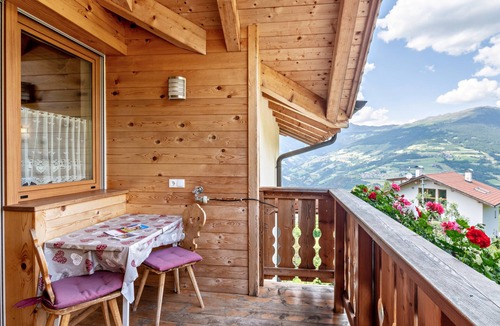 Laion Apartment | Studio Apartment 'Solerhof Apt Romantik' with Mountain View, Garden & Wi-Fi