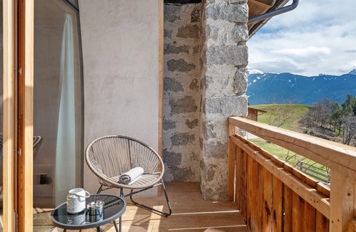 Velturno Apartment | Studio 'Dietrichhof Pavilion Air' with Mountain View, Shared Terrace and Wi-Fi