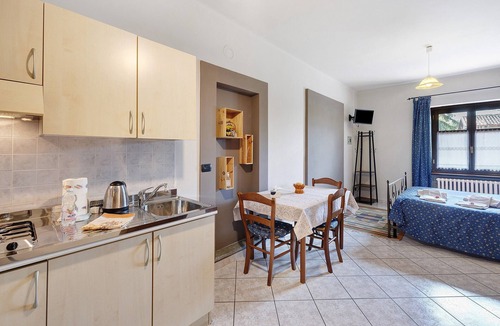 Monforte d'Alba Apartment | Studio 'Terra' with Shared Garden and Wi-Fi