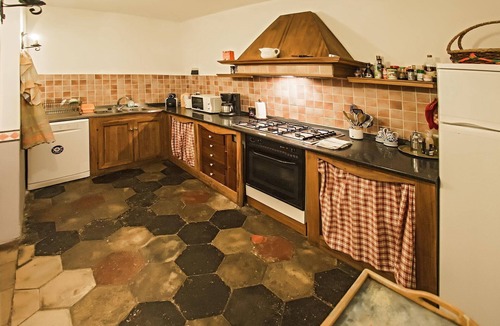 Passignano sul Trasimeno Villa | Stunning villa for 12 guests with A/C, WIFI, private pool, TV, terrace and panoramic view