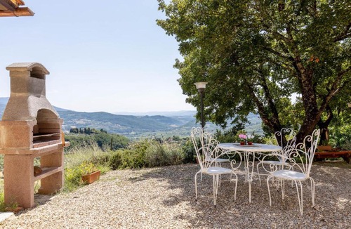 Montebonello House | Stunning Home In Case Lori