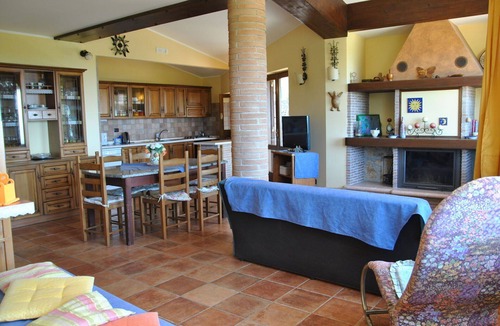 Itri Villa | Stunning private villa for 11 guests with A/C, pool, WIFI, TV, patio and pets allowed