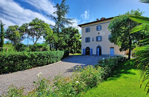 Le Piazze Villa | Stunning private villa with private pool, A/C, WIFI, TV and panoramic view, close to Arezzo